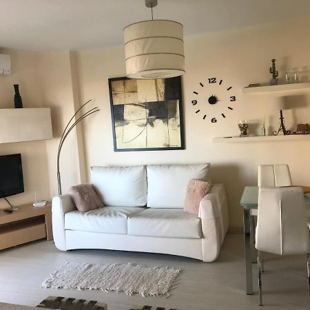 Apartamento Bruselas تورّوكس كوستا المظهر الخارجي الصورة